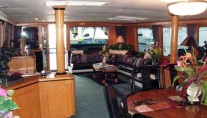 TURNIN LEFT -  Salon and Dining